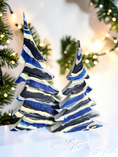 Charger l'image dans la visionneuse de la galerie, Contemporary Resin Tree – Cobalt Indigo & Silver Stripe Garland Accent