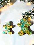 Charger l'image dans la visionneuse de la galerie, Chunky Wood with Resin Handmade Gingerbread Men Christmas Figurines Green