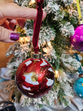 Charger l'image dans la visionneuse de la galerie, Handcrafted Crimson & Gold Ink Glass Christmas Ornament