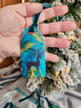 Charger l'image dans la visionneuse de la galerie, Turquoise Deer Personalizable Original Art Acrylic Gift Tag & Keepsake Ornament | Reusable