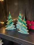 Charger l'image dans la visionneuse de la galerie, Emerald and Olive Green Resin Wooden Tabletop Tree