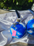Charger l'image dans la visionneuse de la galerie, Handcrafted Royal Blues & Gold Ink Glass Christmas Ornament