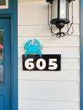 Charger l'image dans la visionneuse de la galerie, Custom 3D Crab Address Sign | Bold Coastal Layered Acrylic House Numbers