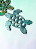 Charger l'image dans la visionneuse de la galerie, Handcrafted 10" Coastal Sea Turtle Wall Art Decor with Vibrant Colors