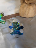 Charger l'image dans la visionneuse de la galerie, Chunky Wood with Resin Handmade Gingerbread Men Christmas Decorations Green Blue 3 Sizes