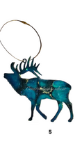 Charger l'image dans la visionneuse de la galerie, Nature Themed Standing Elk Wood and Resin Ornaments