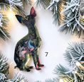 Charger l'image dans la visionneuse de la galerie, Chihuahua dog ornament on a white background with Christmas lights