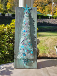 Charger l'image dans la visionneuse de la galerie, Coastal Crushed Glass Christmas Tree on Shou Sugi Ban Wood Turquoise
