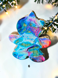 Charger l'image dans la visionneuse de la galerie, Handmade Chunky Wood and Resin Gingerbread Men and Women Tabletop Decorations
