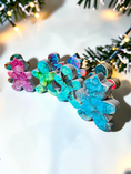 Charger l'image dans la visionneuse de la galerie, Handmade Chunky Wood and Resin Gingerbread Men and Women Tabletop Decorations
