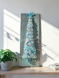 Charger l'image dans la visionneuse de la galerie, Coastal Crushed Glass Christmas Tree on Shou Sugi Ban Wood Turquoise
