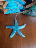 Charger l'image dans la visionneuse de la galerie, Handmade Starfish Personalized Resin Christmas Ornament
