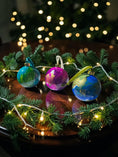 Charger l'image dans la visionneuse de la galerie, Hand-Painted Glass Ornament | Alcohol Ink Fluid Art Bauble (4" Diameter)
