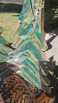Charger et lire la vidéo dans la visionneuse de la galerie, Emerald and Olive Green Resin Wooden Tabletop Tree
