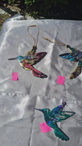 Charger et lire la vidéo dans la visionneuse de la galerie, Sparkly Handmade Resin and Wood Hummingbird Christmas Ornaments

