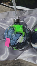 Charger et lire la vidéo dans la visionneuse de la galerie, Handcrafted PNW Football Heirloom Quality Glass Christmas Ornament
