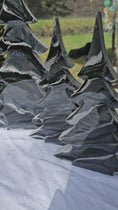 Charger et lire la vidéo dans la visionneuse de la galerie, Contemporary Resin Tree – Black, Charcoal & Silver Garland Accent
