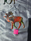 Charger l'image dans la visionneuse de la galerie, Nature Themed Standing Elk Wood and Resin Ornaments

