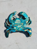 Charger l'image dans la visionneuse de la galerie, Coastal Crab Resin Wall Decor
