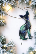 Charger l'image dans la visionneuse de la galerie, Chihuahua dog ornament on a white background with Christmas lights 
