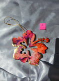 Charger l'image dans la visionneuse de la galerie, Hibiscus Tropical Flower Colorful Christmas Resin and Wood Ornament
