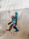 Charger l'image dans la visionneuse de la galerie, Peace Sasquatch Bigfoot Yeti Resin and Wood Handmade Christmas Ornaments
