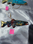 Charger l'image dans la visionneuse de la galerie, NW Salmon Fish Christmas Resin and Wood Ornament
