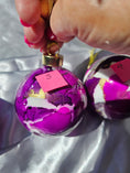 Charger l'image dans la visionneuse de la galerie, Handcrafted Jewel Tone Plum & Fuchsia Glass Christmas Ornament
