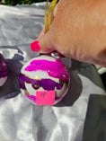 Charger l'image dans la visionneuse de la galerie, Handcrafted Jewel Tone Plum & Fuchsia Glass Christmas Ornament
