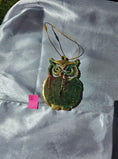 Charger l'image dans la visionneuse de la galerie, Sparkly Handmade Resin and Wood Owl Christmas Ornaments
