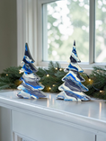 Charger l'image dans la visionneuse de la galerie, Contemporary Resin Tree – Cobalt Indigo & Silver Stripe Garland Accent

