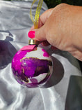 Charger l'image dans la visionneuse de la galerie, Handcrafted Jewel Tone Plum & Fuchsia Glass Christmas Ornament
