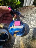 Charger l'image dans la visionneuse de la galerie, Handcrafted Deep Blue & Gold Ink Glass Christmas Ornament
