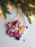 Load image into Gallery viewer, Hibiscus Tropical Flower Colorful Christmas Resin and Wood Ornament
