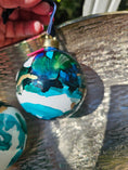 Charger l'image dans la visionneuse de la galerie, Handcrafted Emerald Green, Teal & Gold Glass Christmas Ornament
